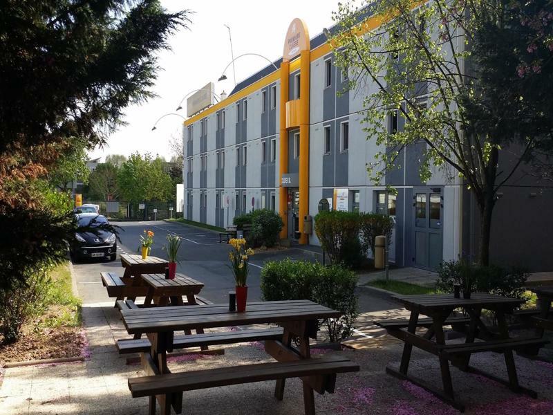 Premiere Classe Montreuil Montreuil  Esterno foto The hostel in 2014